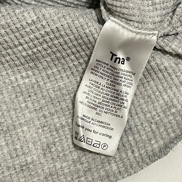 Aritzia TNA Waffle Knit Long Sleeve Cropped Top Gray Size XS - Picture 6 of 7